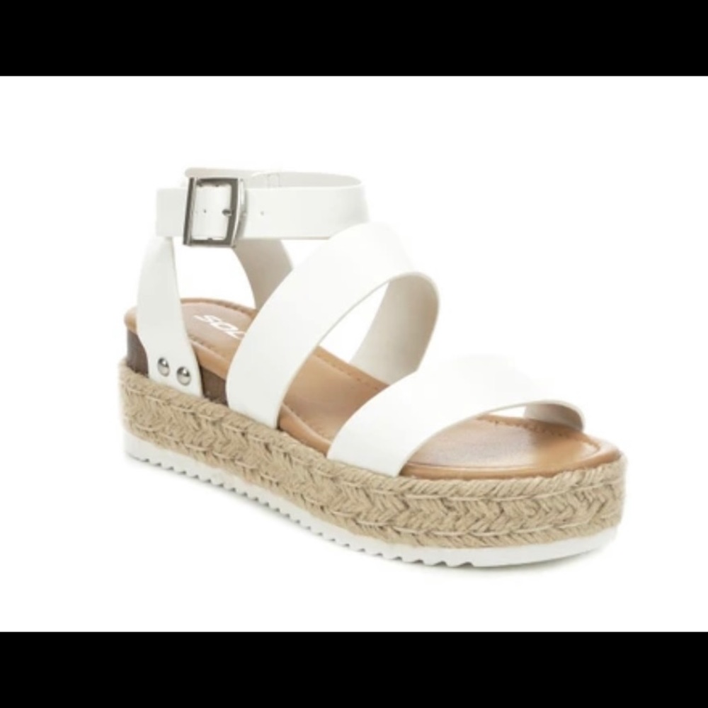 White three strap sandal size 8.5